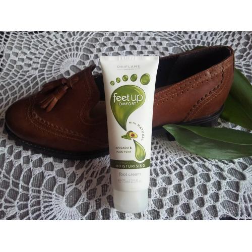 Oriflame Feet Up Comfort, Overnight Moisturising Foot Cream (Nawilżający krem do stóp na noc [Nawilżająca maska do stóp na noc]) - opinie | zdjęcie do recenzji od Moniczkasia