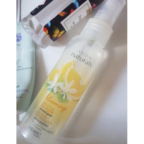 Avon Naturals, Orange Blossom, Scented Spritz (Mgiełka zapachowa do ciała `Kwiat pomarańczy`) - opinie | zdjęcie do recenzji od Staria