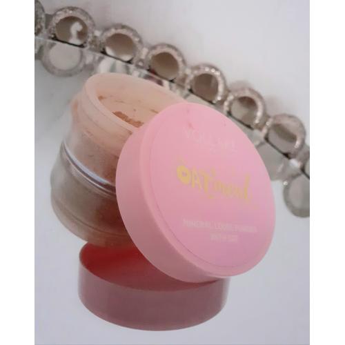 Vollare Cosmetics Oat Meal Mineral Looose Powder (Sypki puder owsiany) - opinie | zdjęcie do recenzji od Karolina144M