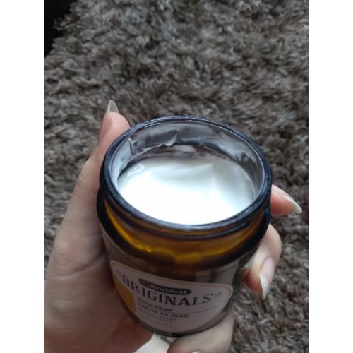 Kruidvat Dagcreme Hydratenerd Vitamin E [Creme de Jour Hydratante] (Krem na dzień nawilżający z witaminą E) - opinie | zdjęcie do recenzji od Silverthorn - 2