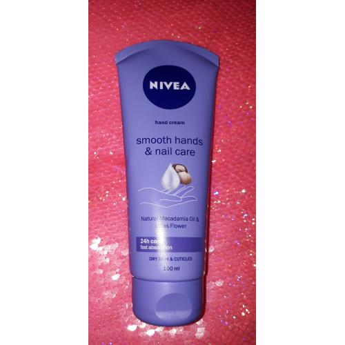 Nivea Hand Cream Smooth  Hands & Nail Care Natural Macadamia Oil & Lotus Flower (Wygładzający krem do rąk z naturalnym olejem makadamia i kwiatem lotosu) - opinie | zdjęcie do recenzji od KITKA_23 - 1