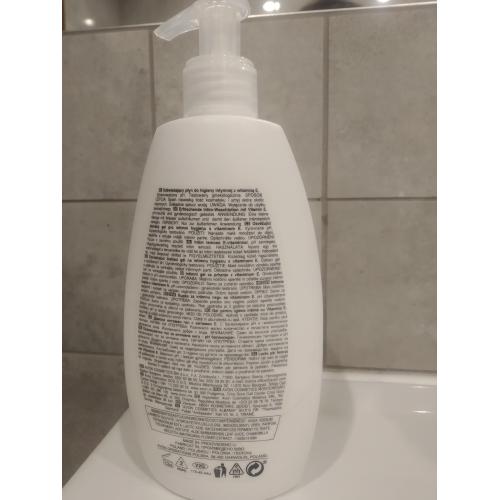 Avon Simply Delicate, Refreshing Feminine Wash with Vitamin E (Odświeżający płyn do higieny intymnej z witaminą E) - opinie | zdjęcie do recenzji od Gogo145 - 2