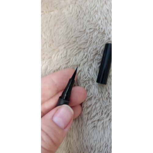 L'Oreal Paris Super Liner Perfect Slim (Eyeliner do kresek) - opinie | zdjęcie do recenzji od martynaq1995 - 3
