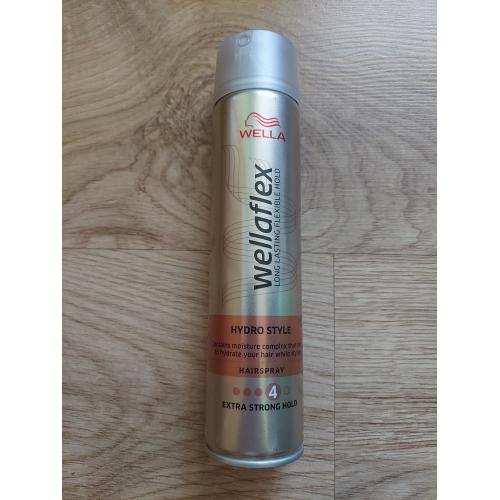 Wella Wellaflex, Hydro Style, Utrastrong Hairspray (Lakier do włosów bardzo mocno utrwalający) - opinie | zdjęcie do recenzji od Lukrecja63