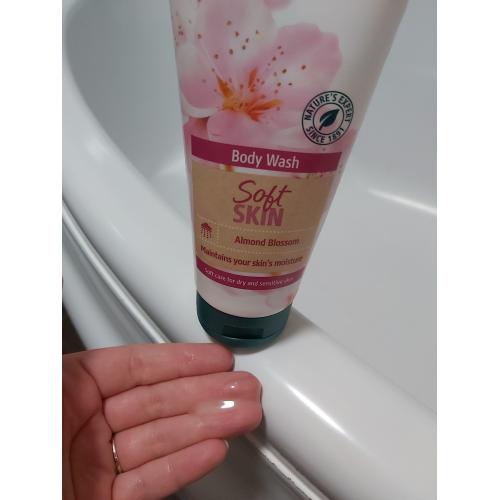 Kneipp Soft Skin, Body Wash  Almond Blossom (Płyn pod prysznic `Kwiat migdałowca`) - opinie | zdjęcie do recenzji od Ola01101991