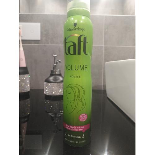 Schwarzkopf Taft Volume Power, Mousse Ultra Strong (Pianka do włosów nadająca objętość) - opinie | zdjęcie do recenzji od PAUNI