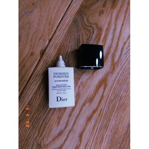 Christian Dior Diorskin, Forever & Ever Wear, Extreme Perfection & Hold  Makeup Base SPF20 (Baza pod makijaż) - opinie | zdjęcie do recenzji od Rumcykiewicz