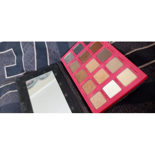 Wibo Neutral Eyeshadow Palette, Paleta 15 cieni do powiek - opinie | zdjęcie do recenzji od martynaq1995 - 2