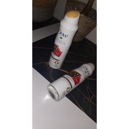 Dove Nourishing Secrets, Nurturing Ritual, 48h Anti-perspirant with Raw Cacao and Hibuscus Scent (Antyperspirant w aerozolu dla kobiet) - opinie | zdjęcie do recenzji od Moniula93 - 2