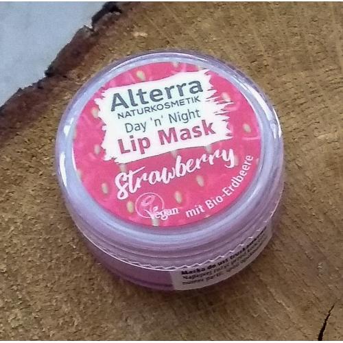Alterra Day 'n' Night Lip Mask Strawberry mit Bio-Erdbeere (Maska do ust) - opinie | zdjęcie do recenzji od Ariessa