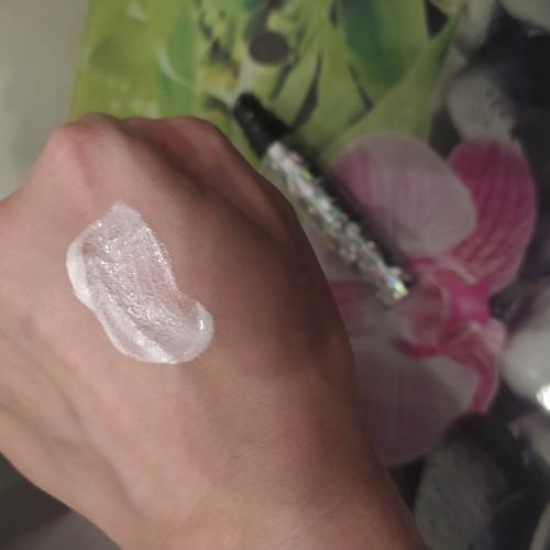 L'Oreal Paris Infaillible, Luminizing Base Primer (Rozświetlająca baza pod makijaż) - opinie | zdjęcie do recenzji od angel12006