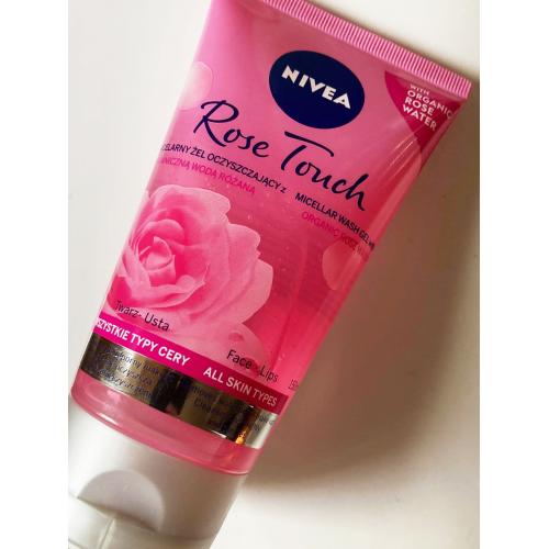 Nivea Rose Touch, Micelarny żel oczyszczający z organiczną wodą różaną - opinie | zdjęcie do recenzji od 123eliza96