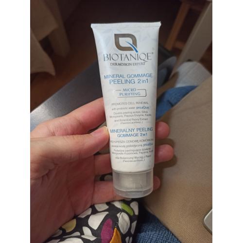 Biotaniqe Micro Purifying, Mineralny peeling gommage 2 w 1 - opinie | zdjęcie do recenzji od 3Musicals
