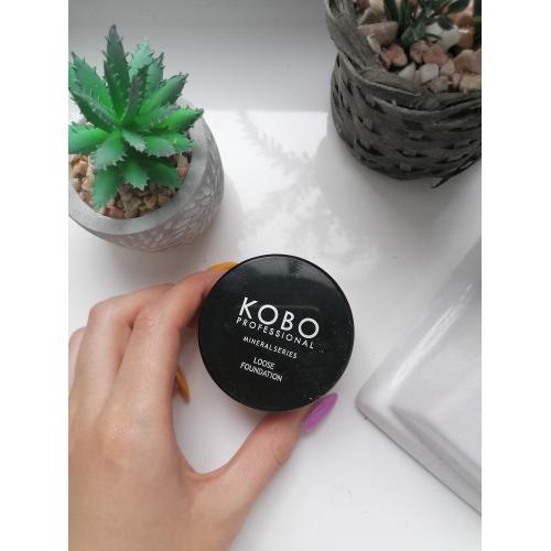 Kobo Professional Mineral Series, Loose Foundation (Mineralny podkład sypki) - opinie | zdjęcie do recenzji od blondeinbeauty