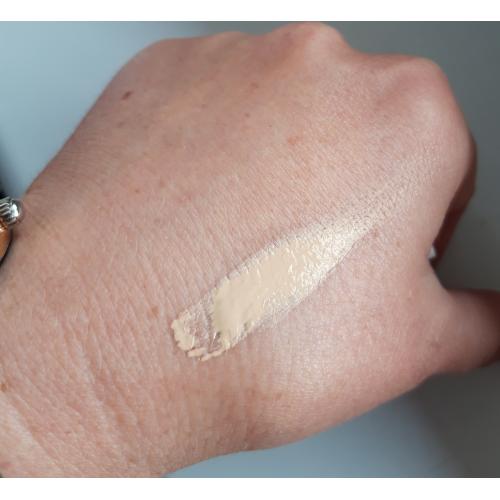 Dr Irena Eris Clinic Way,  Nawilżający krem BB na dzień SPF 50 - opinie | zdjęcie do recenzji od Joanna3754 - 1