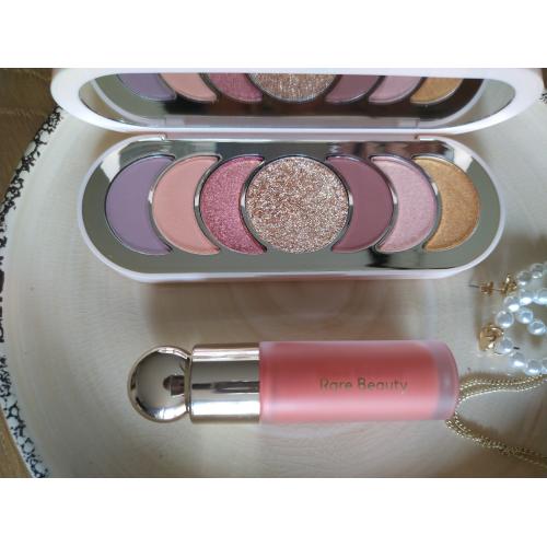 Rare Beauty Discovery Eyeshadow Palette True to Myself (Paleta cieni do powiek) - opinie | zdjęcie do recenzji od weroncia85 - 1