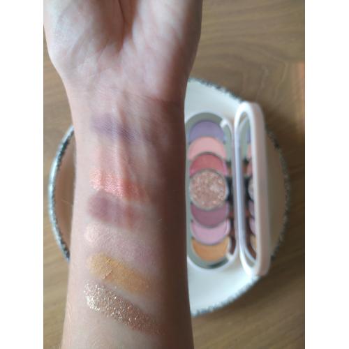 Rare Beauty Discovery Eyeshadow Palette True to Myself (Paleta cieni do powiek) - opinie | zdjęcie do recenzji od weroncia85 - 3