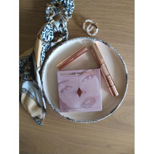 Charlotte Tilbury Magic Away Liquid Concealer (Kryjący korektor w płynie) - opinie | zdjęcie do recenzji od weroncia85 - 2