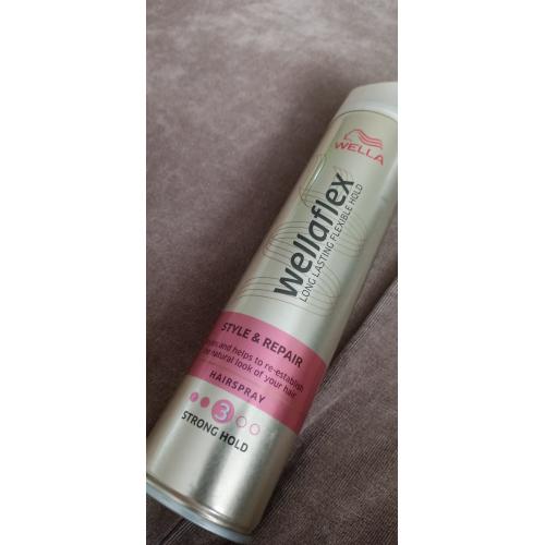 Wella Style & Repair, Hairspray Strong Hold (Lakier do włosów mocne utrwalenie) - opinie | zdjęcie do recenzji od martynaq1995 - 1