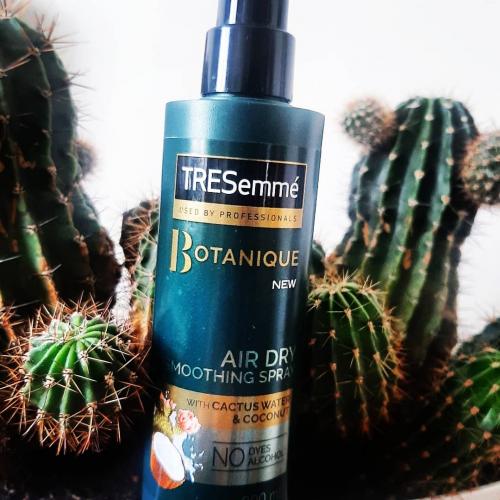 TRESemme Botanique, Air Dry Smoothing Spray (Termochronna mgiełka do włosów `Woda kaktusowa`) - opinie | zdjęcie do recenzji od tinka06 - 1