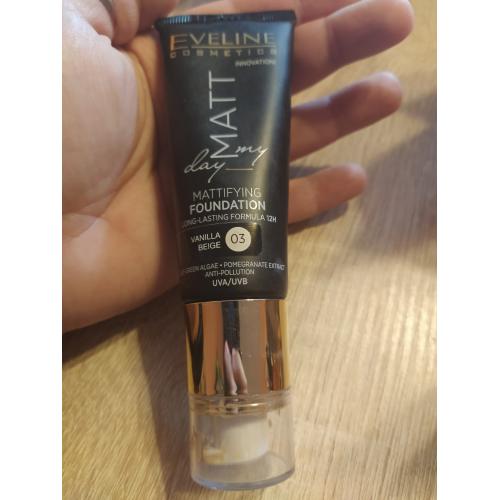Eveline Cosmetics Matt My Day, Mattifying Foundation Long Lasting Formula 12 H (Długotrwały podkład matujący) - opinie | zdjęcie do recenzji od AnnNowa - 1