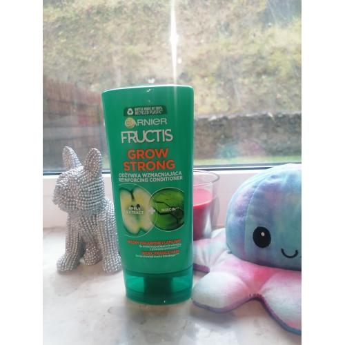 Garnier Fructis, Grow Strong, Odżywka wzmacniająca do włosów osłabionych (stara wersja) - opinie | zdjęcie do recenzji od blondeinbeauty