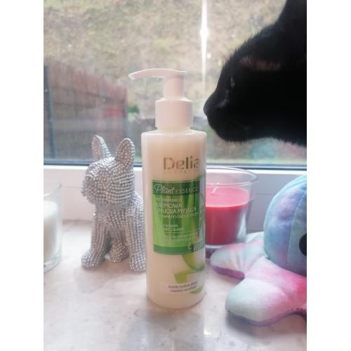 Delia Plant Essence, Regenerująca kremowa emulsja myjąca do twarzy i okolic oczu - opinie | zdjęcie do recenzji od blondeinbeauty