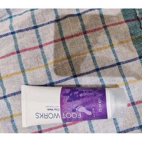 Avon Foot Works, Beautiful Lavender, Comforting 3 in 1 Mask [Clay Mask with Lavender] (Intensywnie pielęgnująca maska do stóp 3 w 1 [Wygładzająca maska lawendowa do stóp]) - opinie | zdjęcie do recenzji od kari_tori