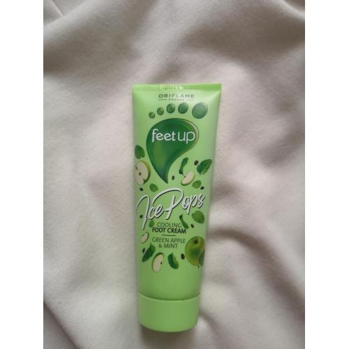 Oriflame Feet Up, Ice Pops, Cooling Foot Cream (Chłodzący krem do stóp z zielonym jabłkiem i miętą) - opinie | zdjęcie do recenzji od PaulinaBednarz