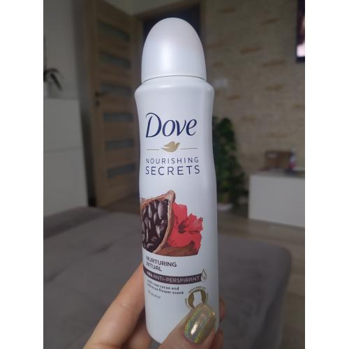 Dove Nourishing Secrets, Nurturing Ritual, 48h Anti-perspirant with Raw Cacao and Hibuscus Scent (Antyperspirant w aerozolu dla kobiet) - opinie | zdjęcie do recenzji od Kasia31877