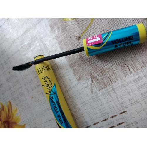 Eveline Cosmetics Viva Volume Lashes Waterproof Mascara (Wodoodporny tusz do rzęs) - opinie | zdjęcie do recenzji od Minnie86 - 1