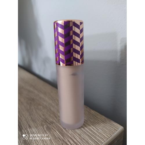 Revers Cosmetics Naked Skin Cover Long-wear Concealer (Korektor w płynie) - opinie | zdjęcie do recenzji od Amexly - 2