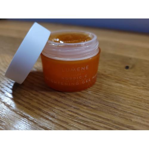 Lumene Valo, Nordic-C Fresh Glow Brightening Gel Mask (Żelowa maska rozświetlająca) - opinie | zdjęcie do recenzji od Rumcykiewicz