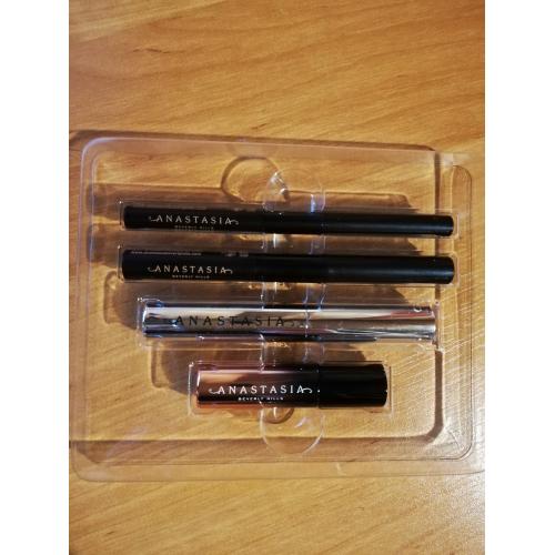 Anastasia Beverly Hills Brow Definer (Kredka do brw) - opinie | zdjęcie do recenzji od Ivonek38 - 2
