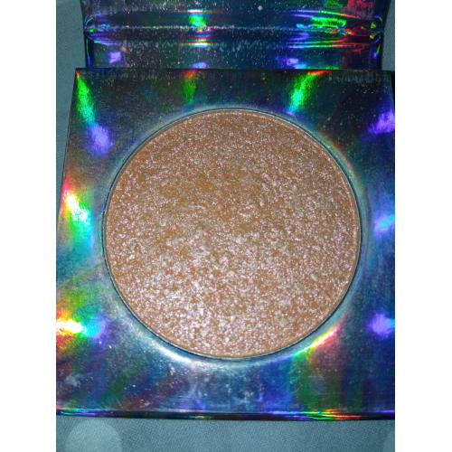 Makeup Obsession London Fade Cosmic Crystals Highlighter (Rozświetlacz do twarzy) - opinie | zdjęcie do recenzji od klaudiagier - 2