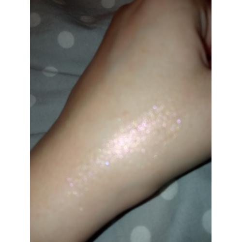 Makeup Obsession London Fade Cosmic Crystals Highlighter (Rozświetlacz do twarzy) - opinie | zdjęcie do recenzji od klaudiagier - 4