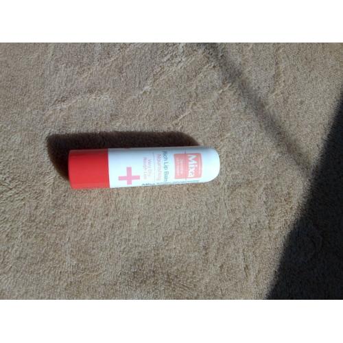 Mixa Sensitive Skin Expert Rich Lip Balm Nourishing (Bogaty balsam do ust odżywczy) - opinie | zdjęcie do recenzji od Madeleine987 - 2