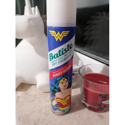 Batiste Wonder Woman Dry Shampoo (Suchy szampon do włosów) - opinie | zdjęcie do recenzji od blondeinbeauty