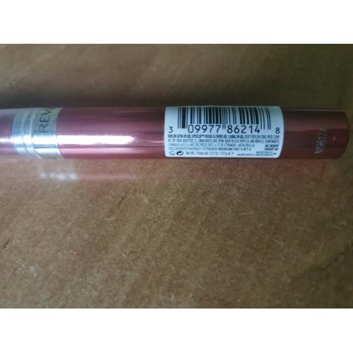 Revlon Ultra HD Gel Lipcolor (Nawilżająca pomadka do ust w żelu) - opinie | zdjęcie do recenzji od senoritablanca - 1