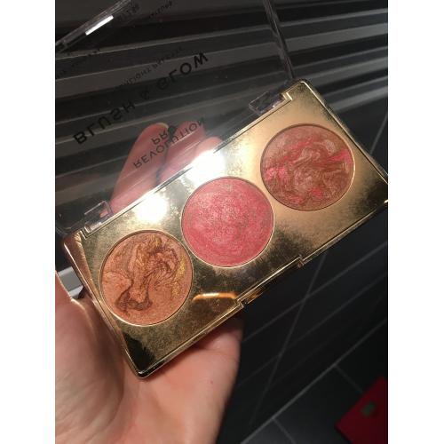 Revolution Pro Pro Blush & Glow Palette (Paleta do makijażu) - opinie | zdjęcie do recenzji od MartaSowka - 3