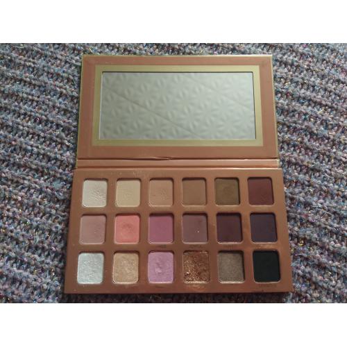Kobo Professional Simplicity is Beauty, Eyeshadow Palette (Paleta cieni do powiek) - opinie | zdjęcie do recenzji od AnnNowa - 3