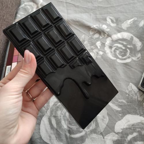 I Heart Revolution Chocolate Vice Shadow Palette (Paleta 16 cieni do powiek) - opinie | zdjęcie do recenzji od MartBojan - 2