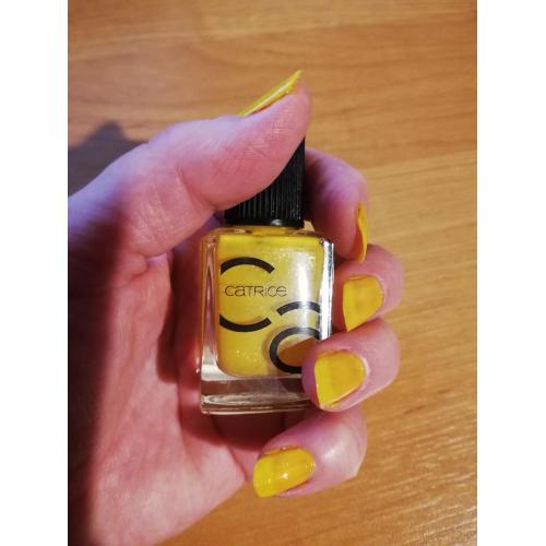 Catrice ICONails, Gel Lacquer (Żelowy lakier do paznokci niewymagający top coatu) - opinie | zdjęcie do recenzji od Ivonek38