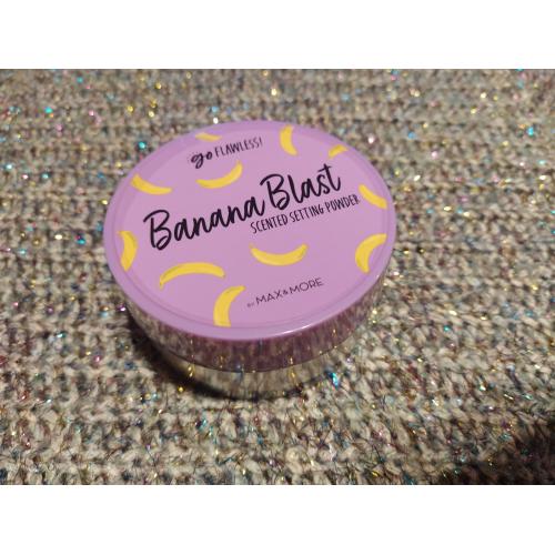 Max & More Banana Blast Go Flawless! Scented Setting Powder (Puder bananowy matujący) - opinie | zdjęcie do recenzji od AnnNowa