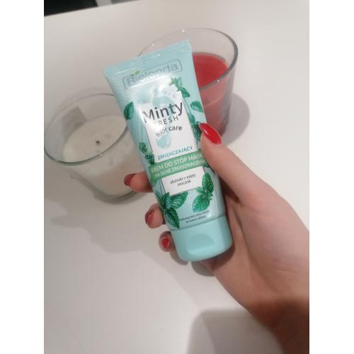 Bielenda Minty Fresh Foot Care, Zmiękczający krem do stóp/ maska na silne zrogowacenia - opinie | zdjęcie do recenzji od blondeinbeauty