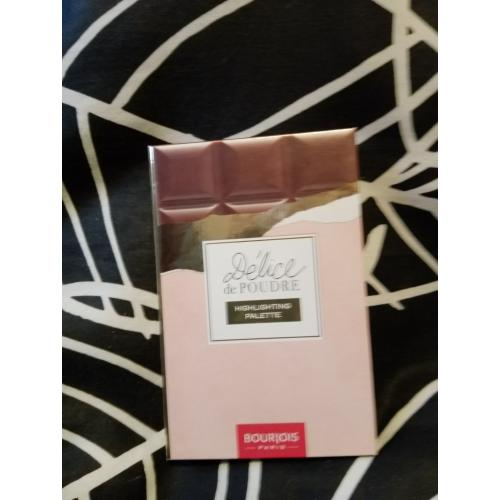Bourjois Delice De Poudre, Highlighting Palette (Paleta rozświetlaczy) - opinie | zdjęcie do recenzji od Owocowysad - 1