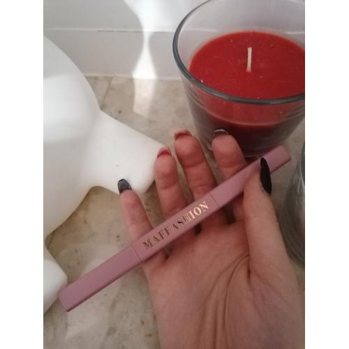Revolution Beauty (Makeup Revolution) Makeup Revolution x Maffashion, Brow Pencil (Kredka do brwi) - opinie | zdjęcie do recenzji od blondeinbeauty