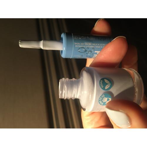 Rimmel Kind & Free, Nail Polish (Lakier do paznokci) - opinie | zdjęcie do recenzji od MartaSowka - 4