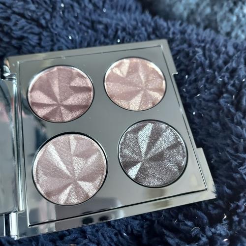 Revolution Pro Revolution PRO x Marilyn Monroe,  Eye Quad White Pearl (Paleta cieni do powiek) - opinie | zdjęcie do recenzji od Serenite_ - 2