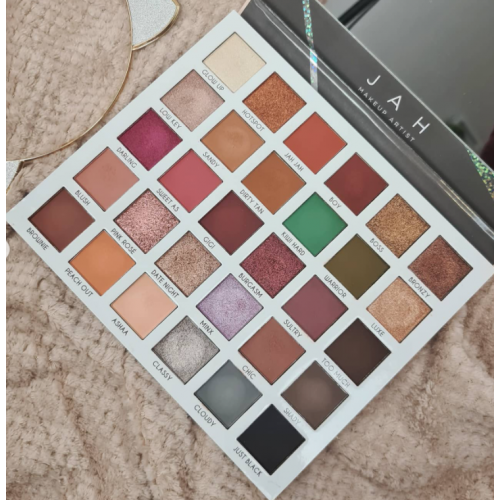BPerfect Cosmetics BPerfect x JAH Makeup Artist, Clientele Palette (Paleta cieni do powiek) - opinie | zdjęcie do recenzji od potoczus